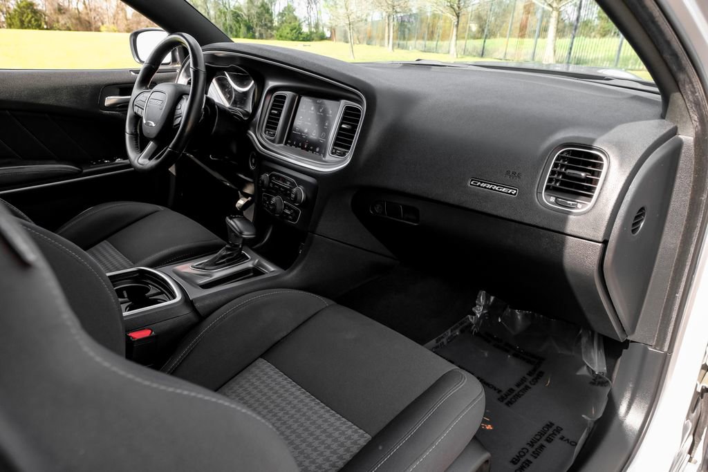 Used 2019 Dodge Charger Scat Pack w/ Navigation & Travel Group image 16