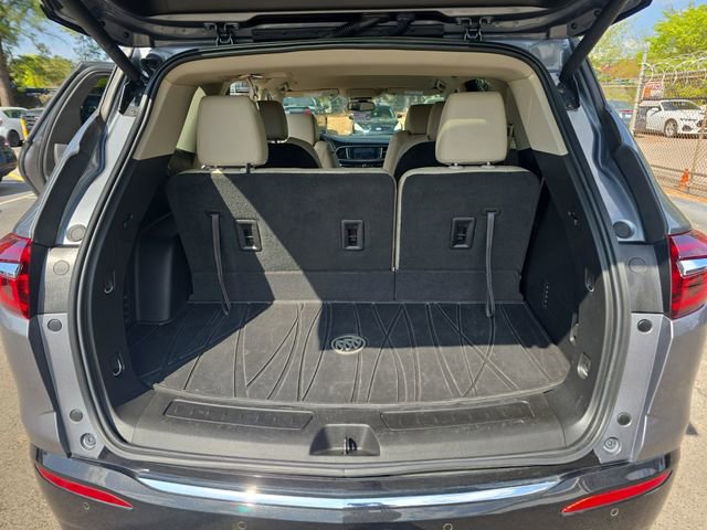 Used 2020 Buick Enclave Essence image 12