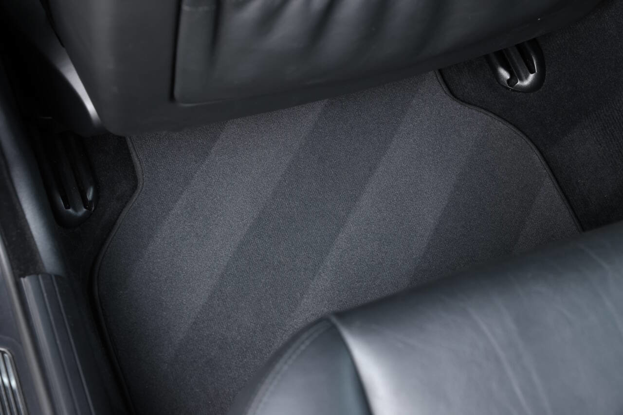 Used 2003 BMW M5 image 75