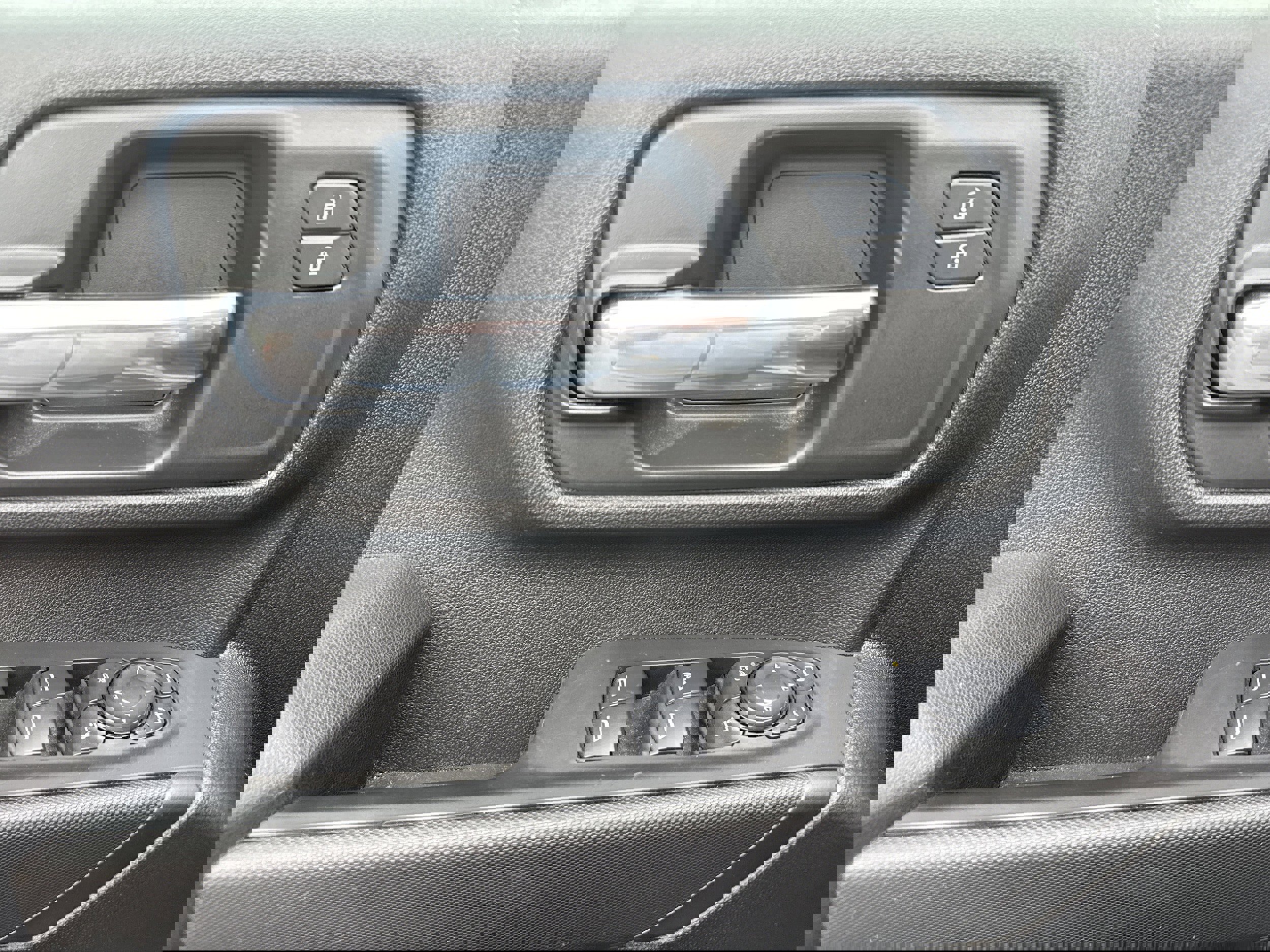 Used 2024 Chevrolet Silverado 2500 Custom w/ Custom Value Package image 9