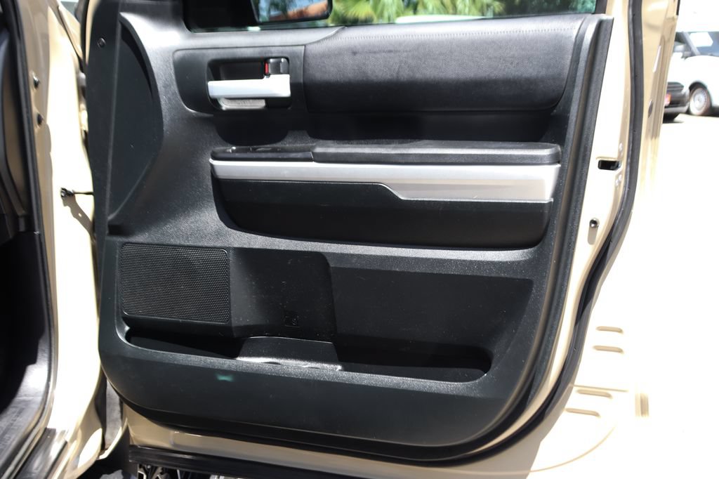 Used 2017 Toyota Tundra SR5 w/ SR5 Upgrade Package RWD image 38