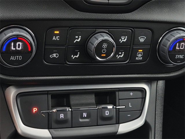 Used 2024 GMC Terrain SLE w/ Driver Convenience Package image 36