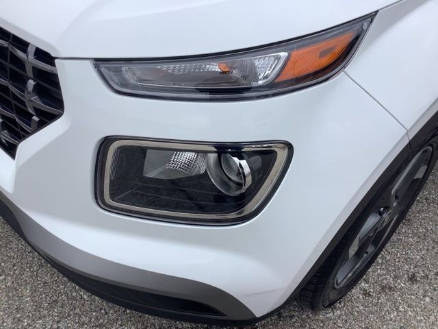 Certified 2026 Hyundai Venue SEL FWD image 37