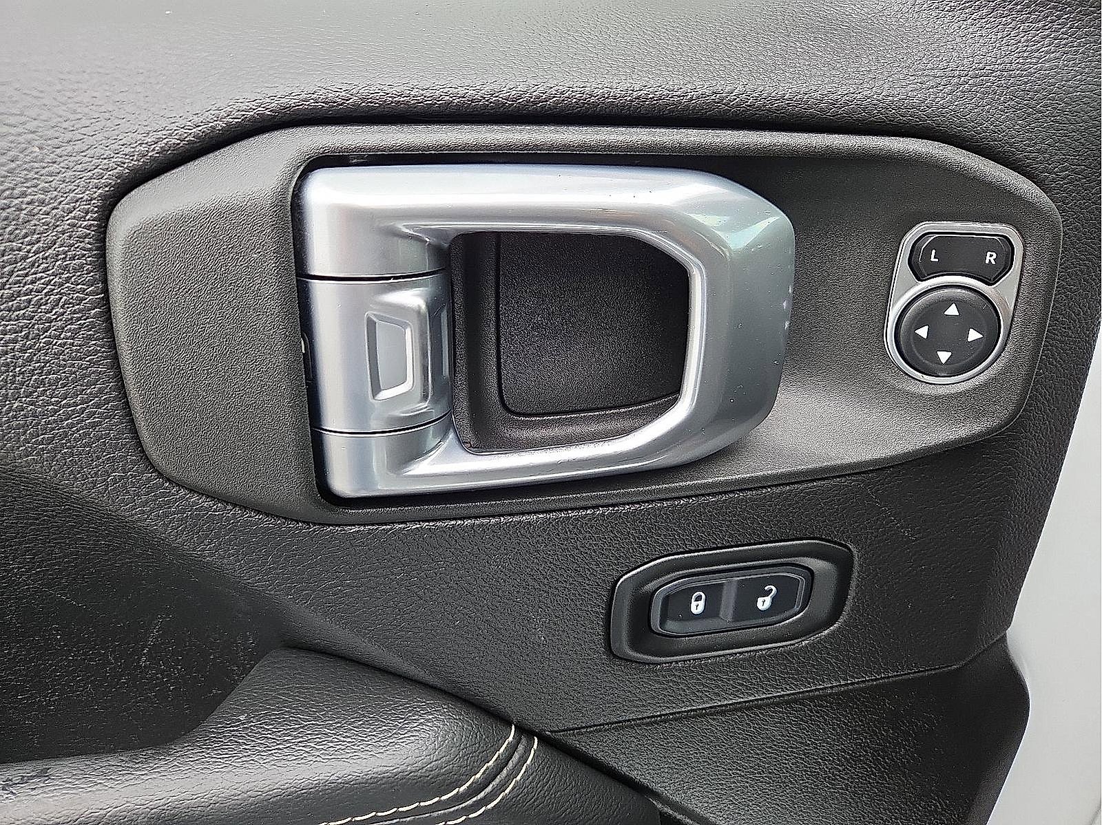 Used 2022 Jeep Wrangler Unlimited Sahara w/ Cold Weather Group image 13