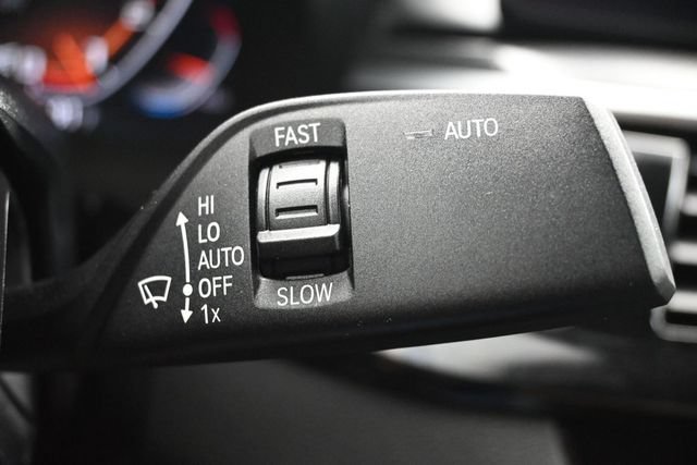 Used 2021 BMW M550i xDrive w/ Dynamic Handling Package AWD/4WD image 21