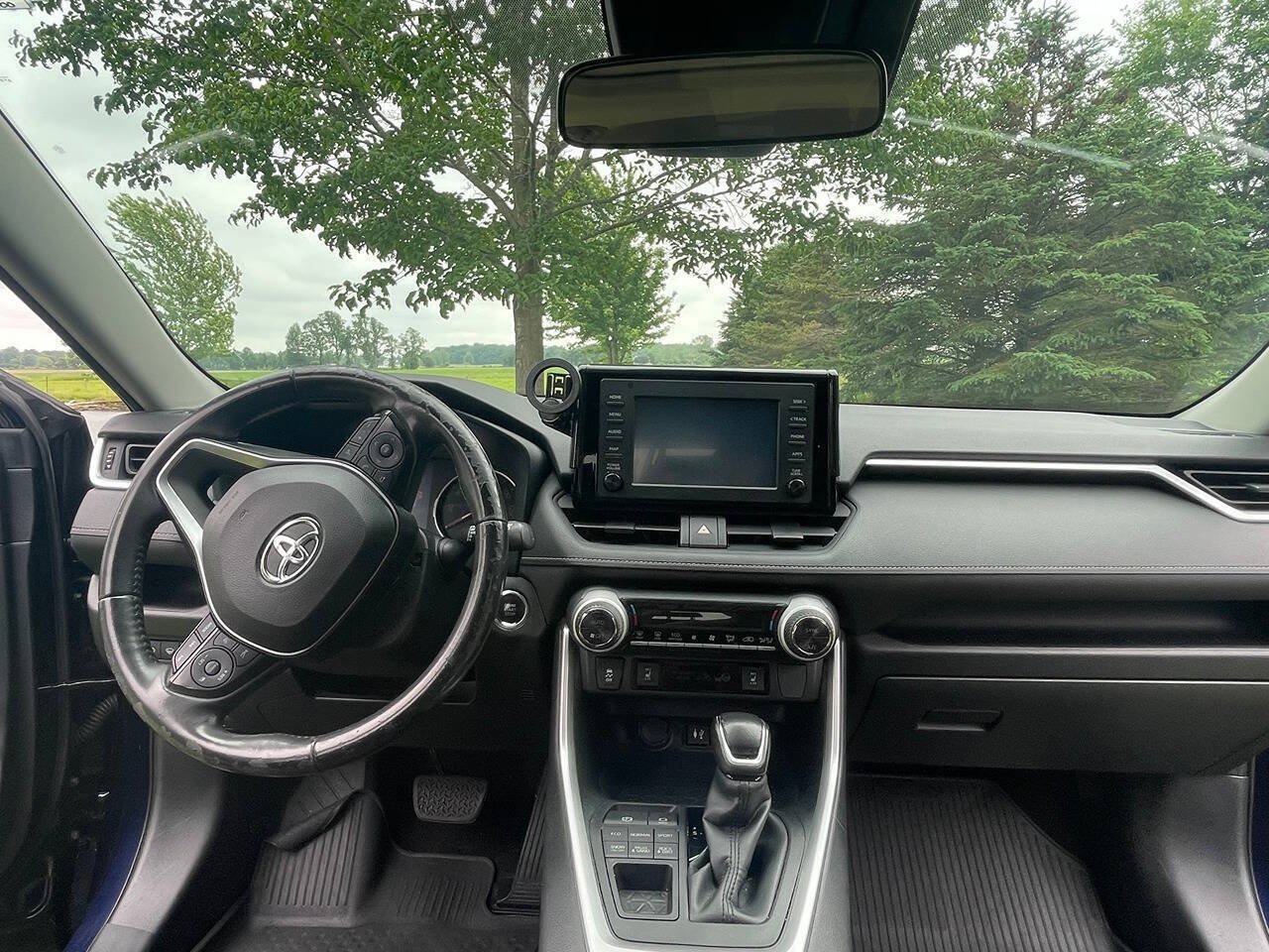 Used 2019 Toyota RAV4 XLE w/ Convenience Package AWD/4WD image 7