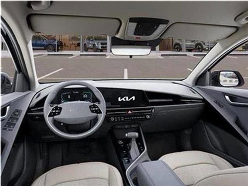 New 2025 Kia Niro EX image 95