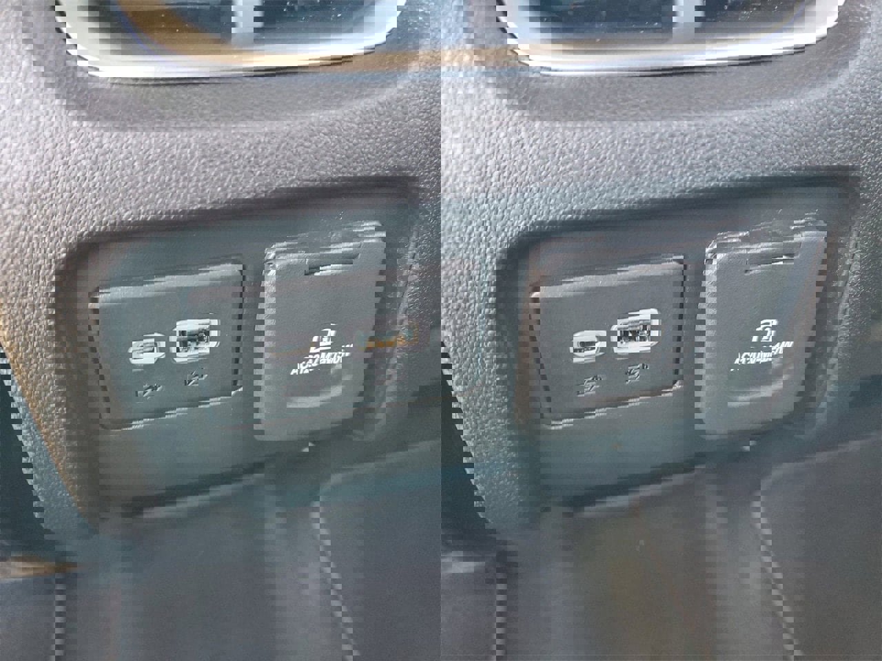 Used 2025 Chevrolet Blazer RS w/ Driver Confidence II Package image 13