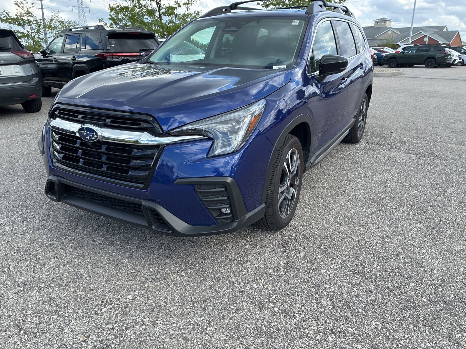 Used 2026 Subaru Ascent Limited AWD/4WD image 3