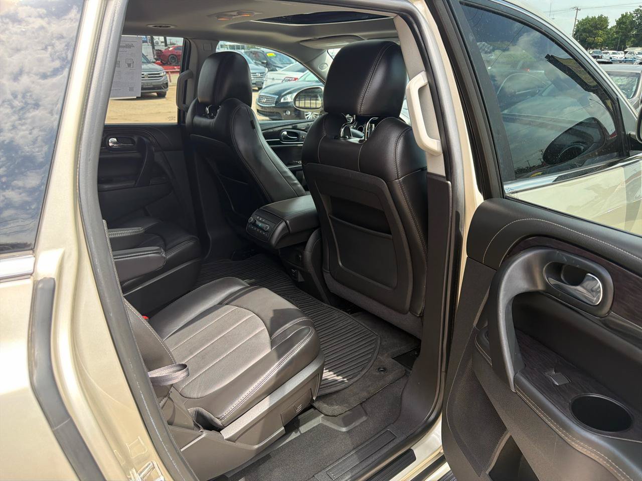 Used 2015 Buick Enclave Premium w/ Experience Buick Package FWD image 29