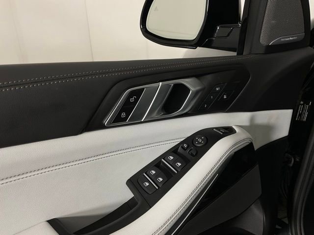Certified 2024 BMW X5 xDrive40i w/ M Sport Package image 31