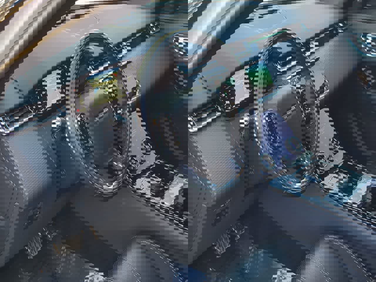 Used 2020 Land Rover Range Rover Velar R-Dynamic S image 10