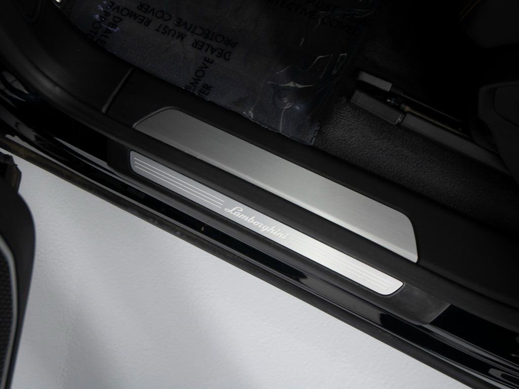 Used 2022 Lamborghini Urus image 14