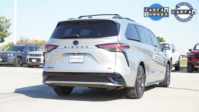 Used 2025 Toyota Sienna XSE w/ XSE Premium Package image 9