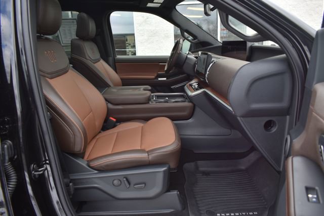 Used 2025 Ford Expedition King Ranch image 57