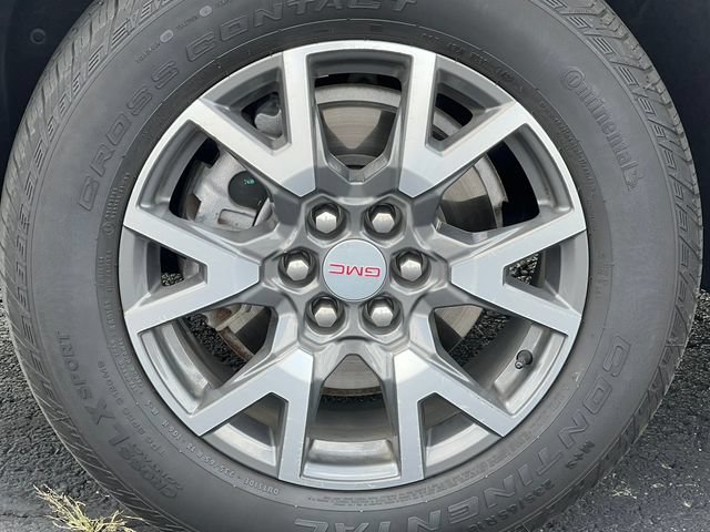 Used 2023 GMC Acadia SLE w/ Driver Convenience Package FWD image 8