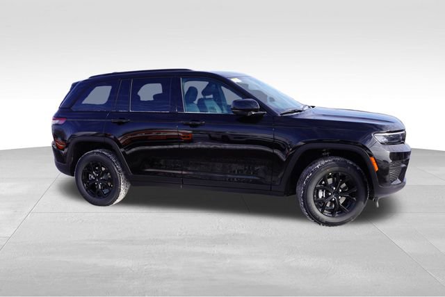 New 2025 Jeep Grand Cherokee Altitude image 2