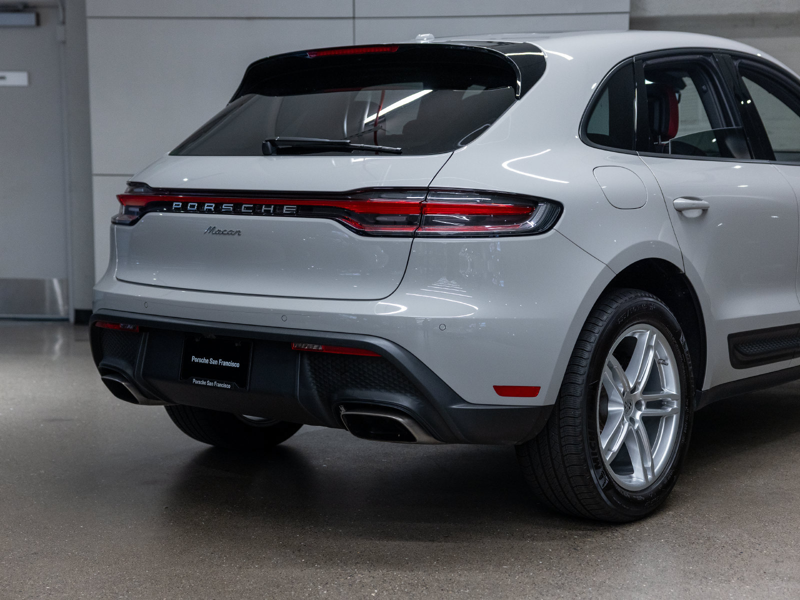 Certified 2026 Porsche Macan AWD/4WD image 25
