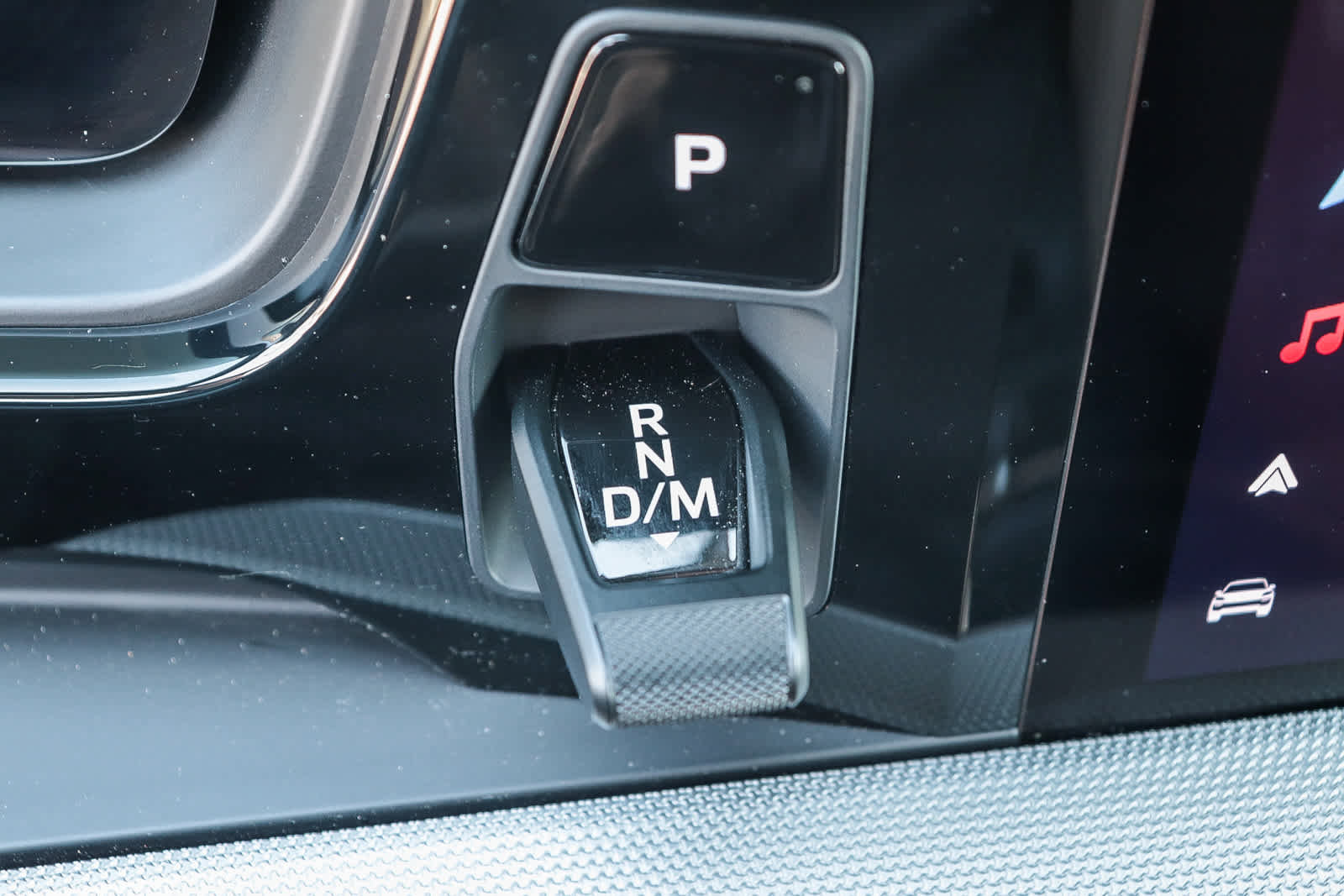 Used 2025 Porsche Cayenne Coupe image 28