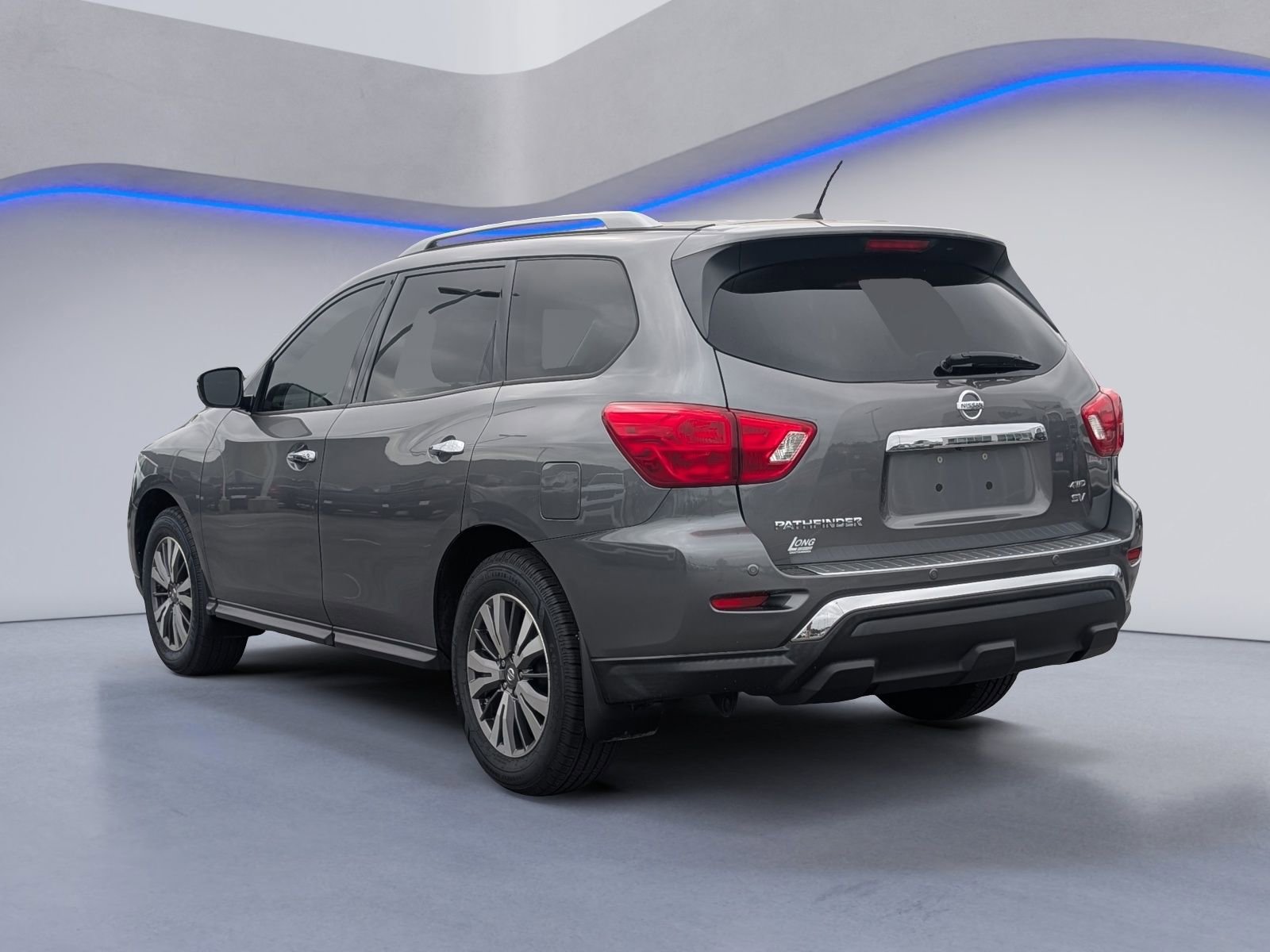 Used 2018 Nissan Pathfinder SV image 9