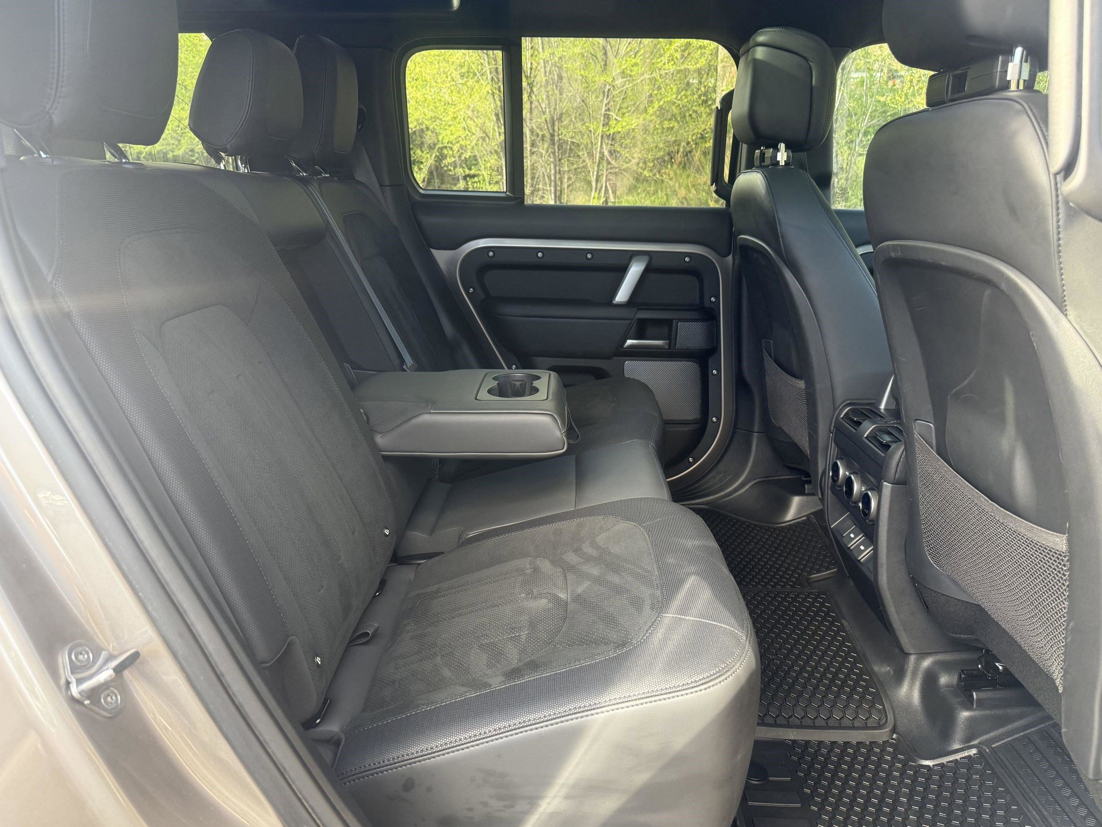 Certified 2023 Land Rover Defender 110 V8 image 40