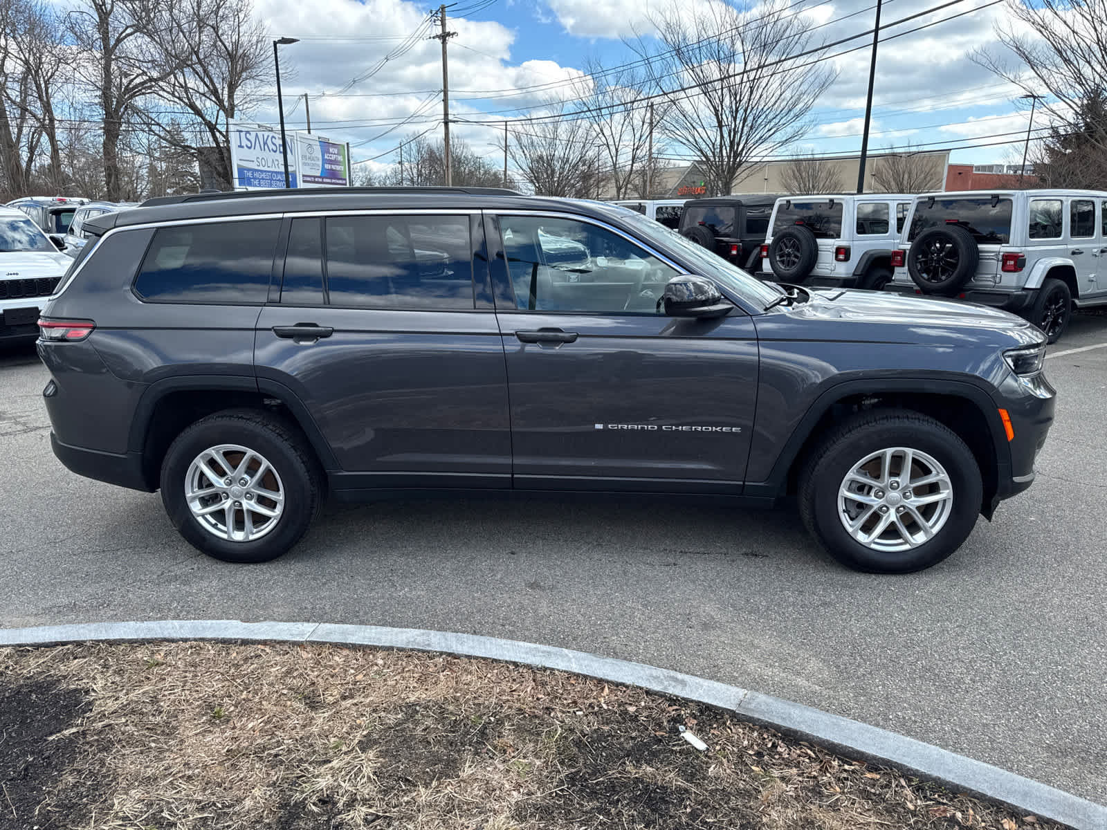 Used 2025 Jeep Grand Cherokee L Laredo w/ Luxury Tech Group I AWD/4WD image 7