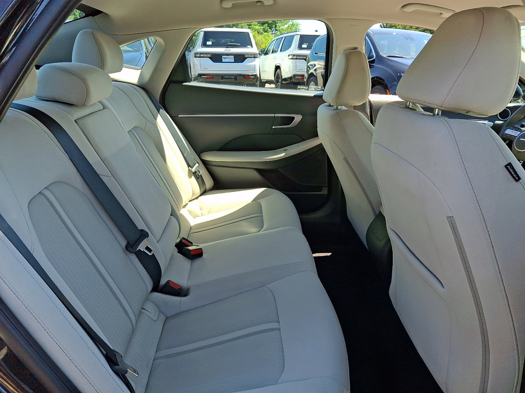 Used 2025 Hyundai Sonata SEL FWD image 15