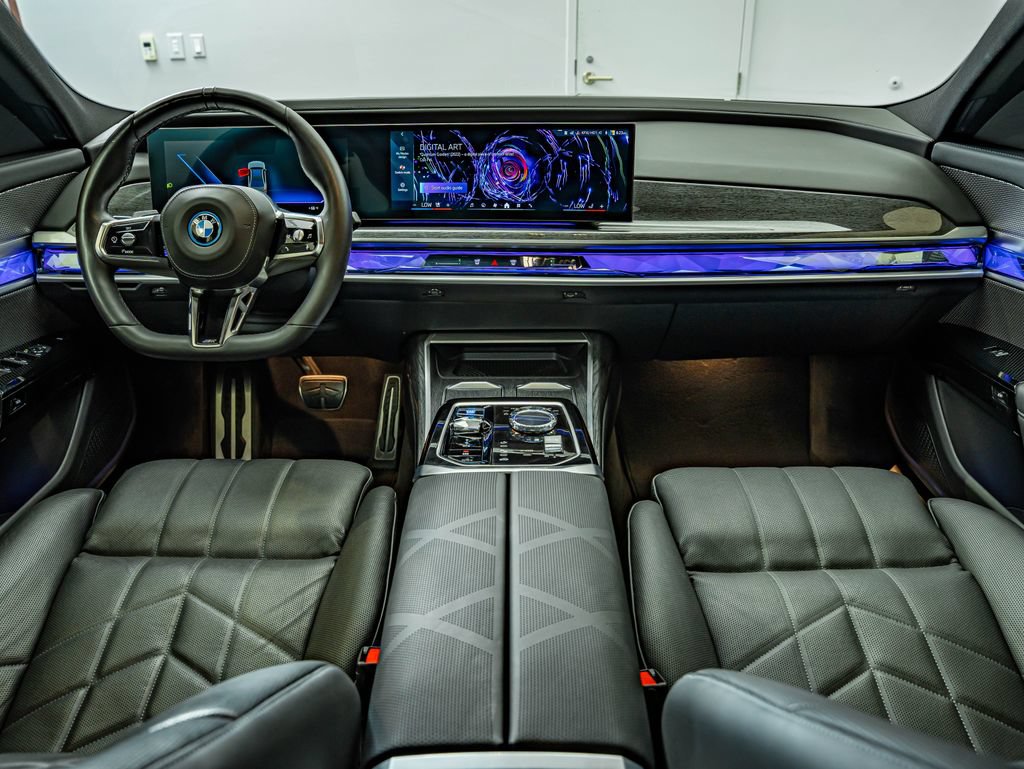 Used 2024 BMW i7 eDrive50 w/ M Sport Package RWD image 39