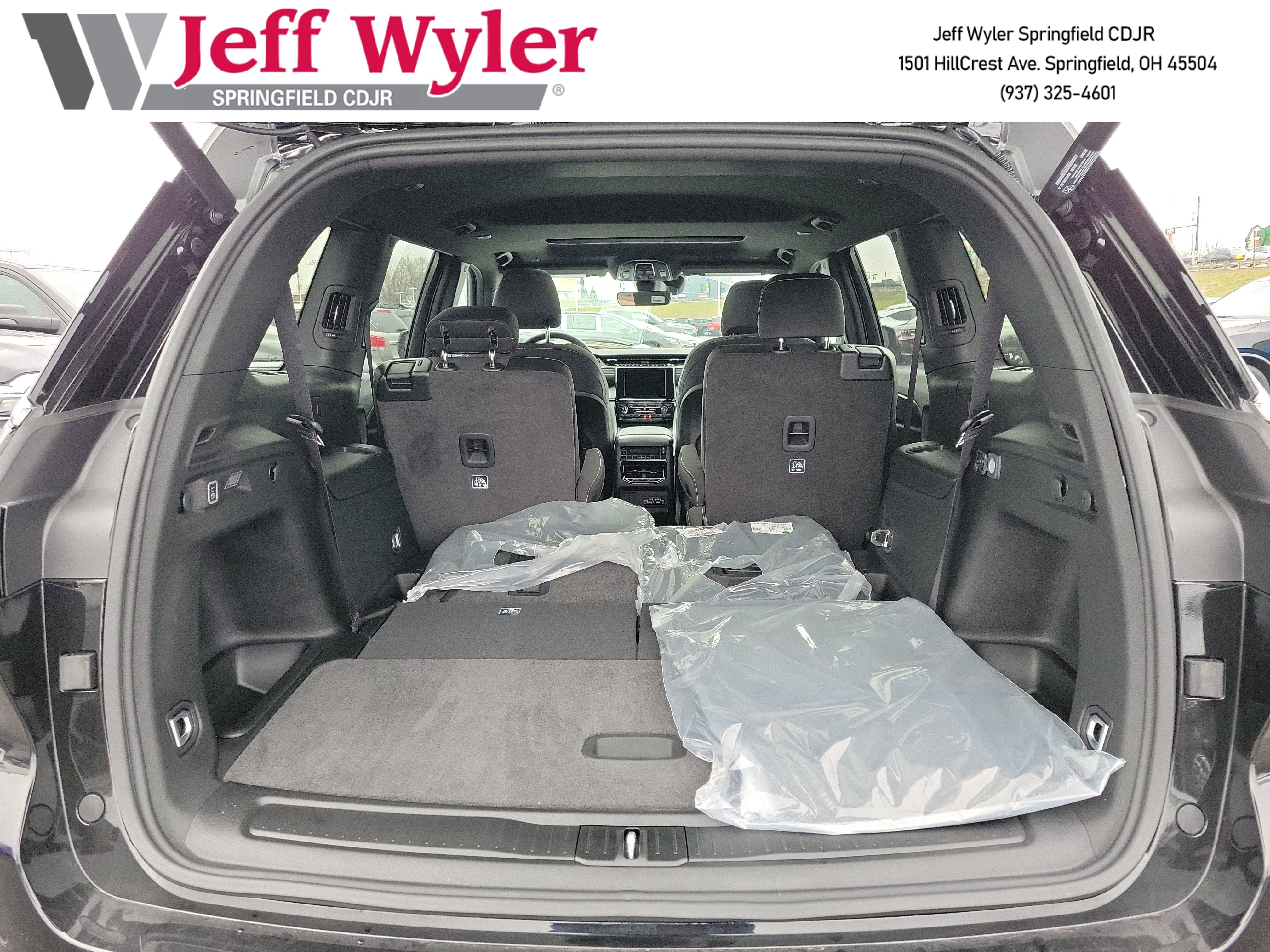 New 2025 Jeep Grand Cherokee L Laredo w/ Luxury Tech Group I image 5