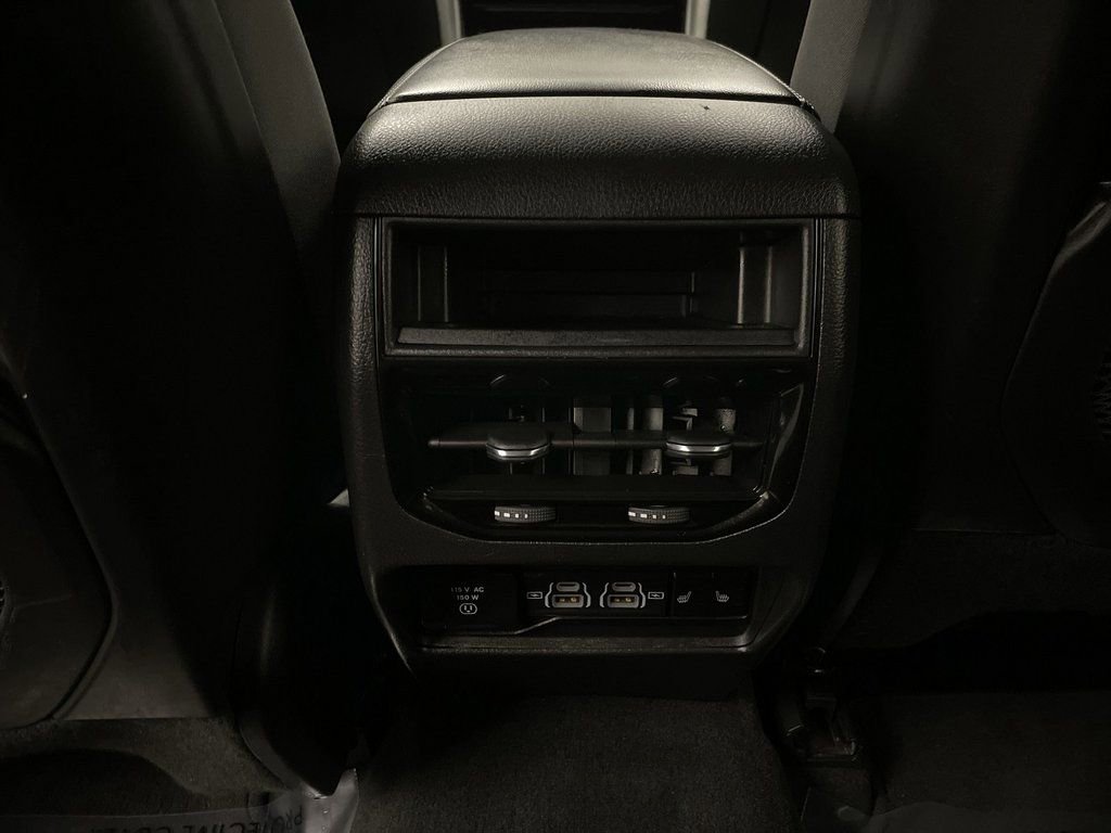 Used 2023 Jeep Grand Cherokee Limited image 15