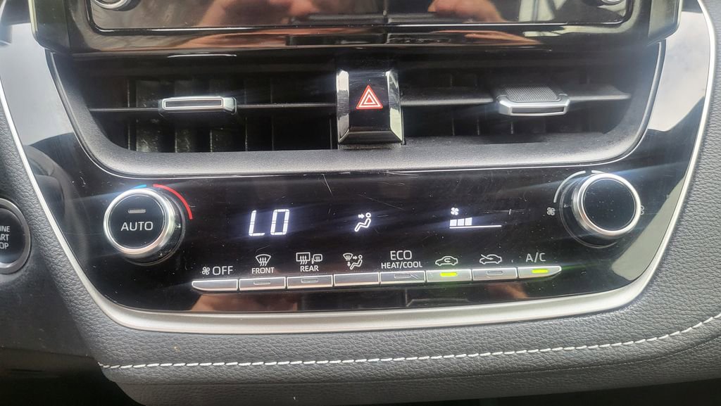 Used 2019 Toyota Corolla SE FWD image 31