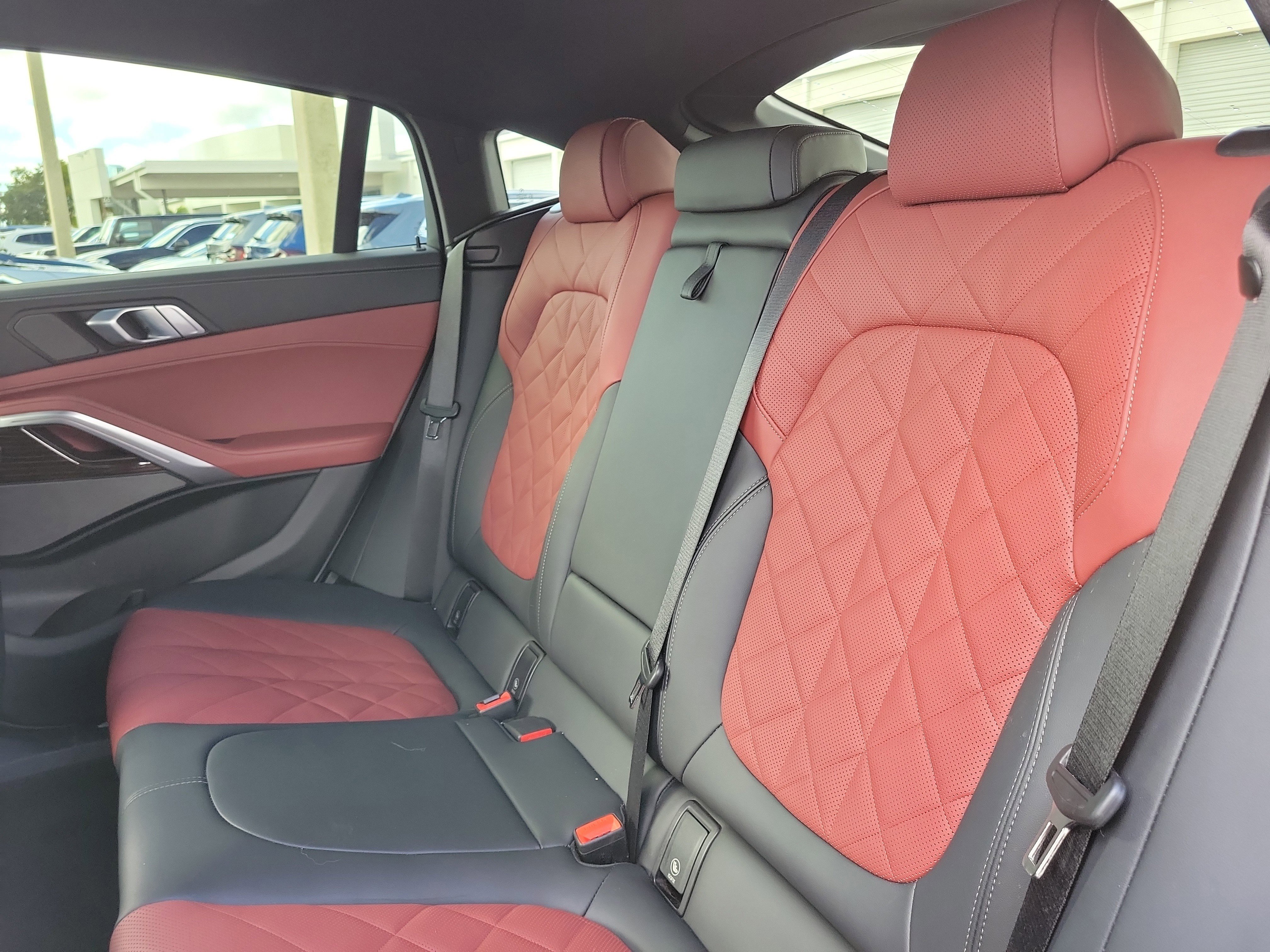 Used 2026 BMW X6 xDrive40i image 11