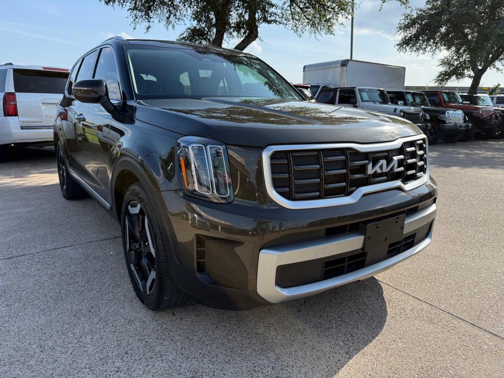 Used 2023 Kia Telluride S