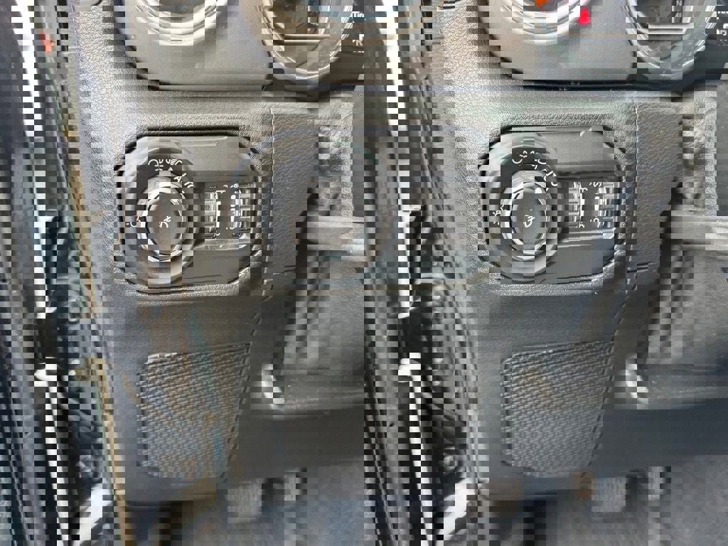 Used 2020 Jeep Wrangler Unlimited Sahara w/ Safety Group image 20