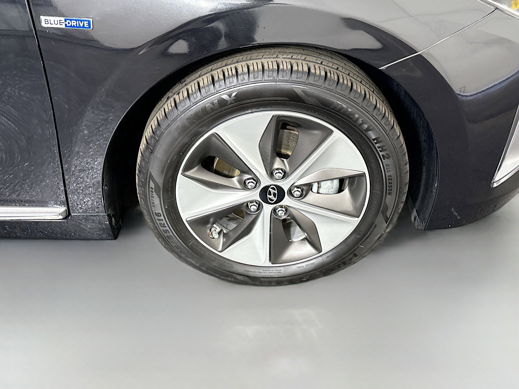 Used 2019 Hyundai Ioniq Limited image 32