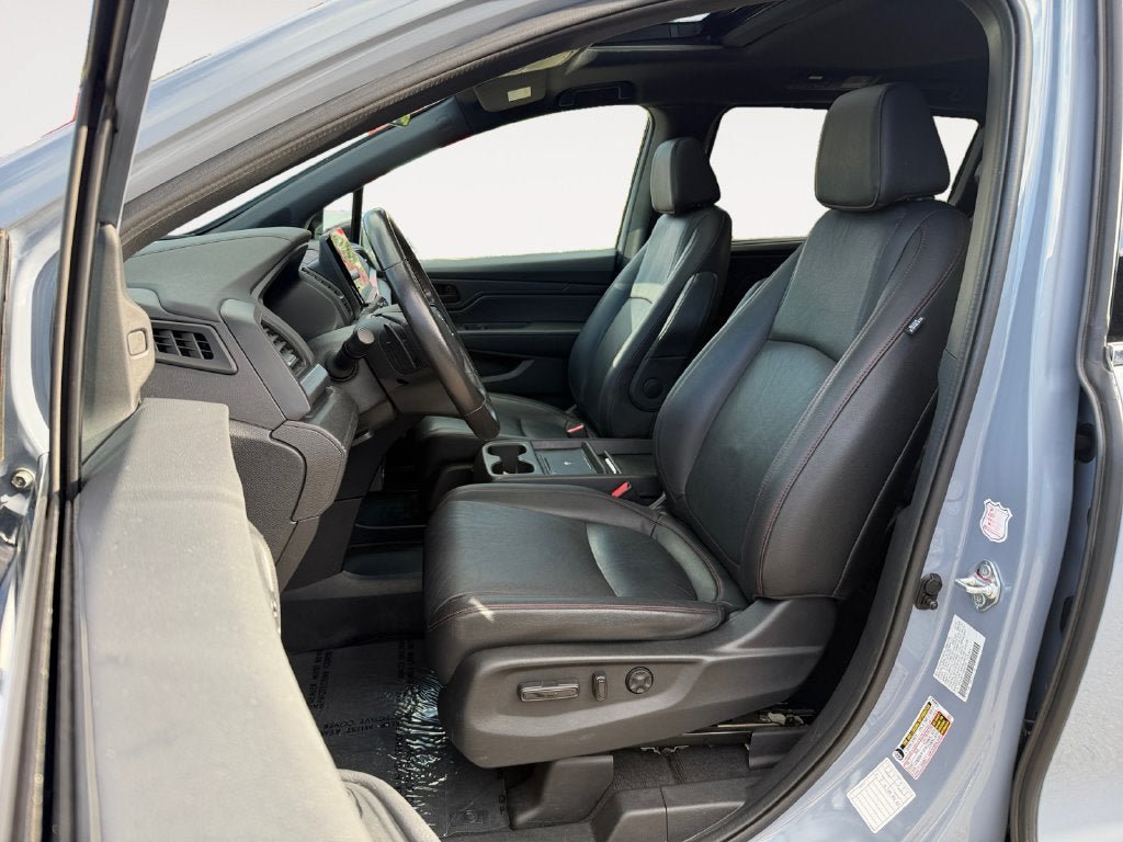 Used 2025 Honda Odyssey Sport-L image 6