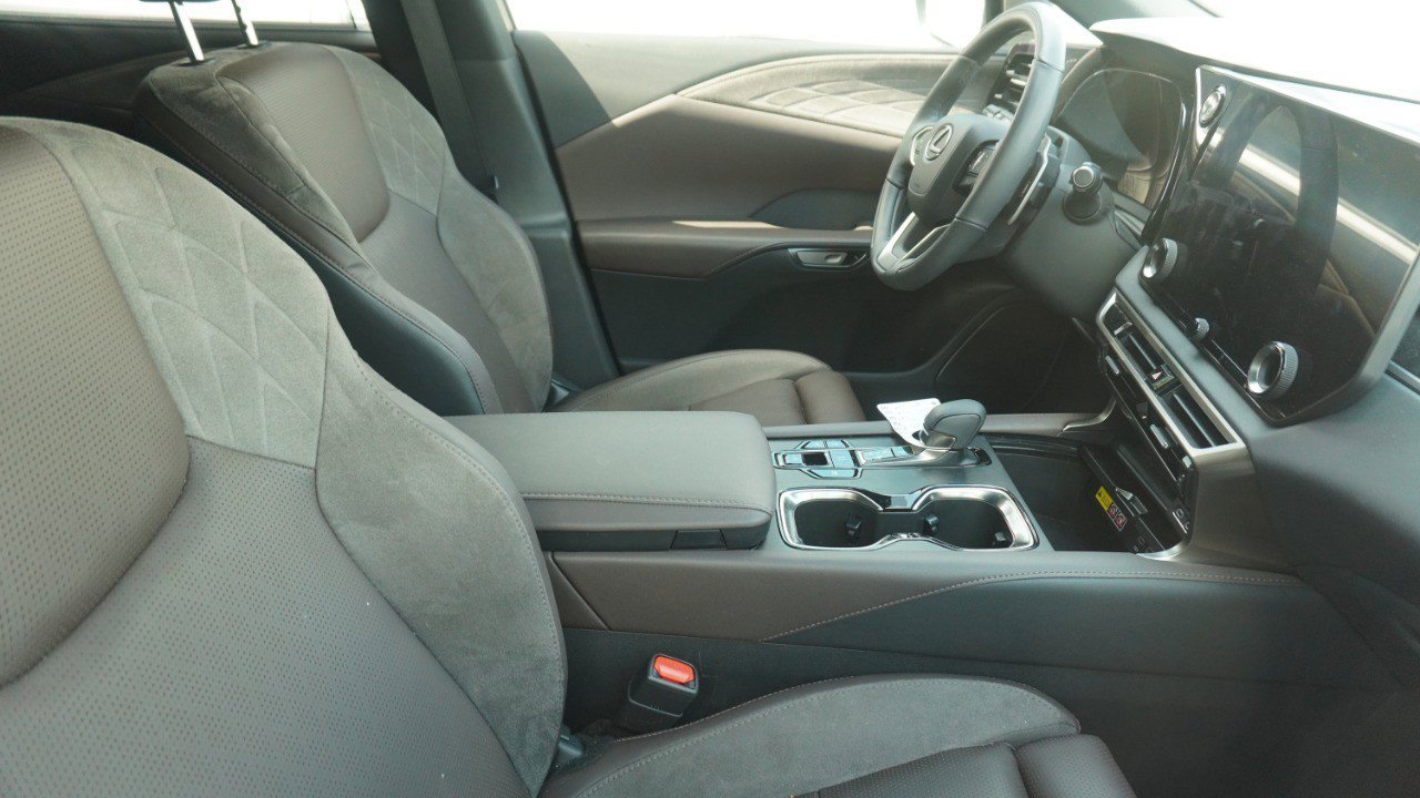 Certified 2023 Lexus RX 350 w/ Accessory Package (2T) image 10