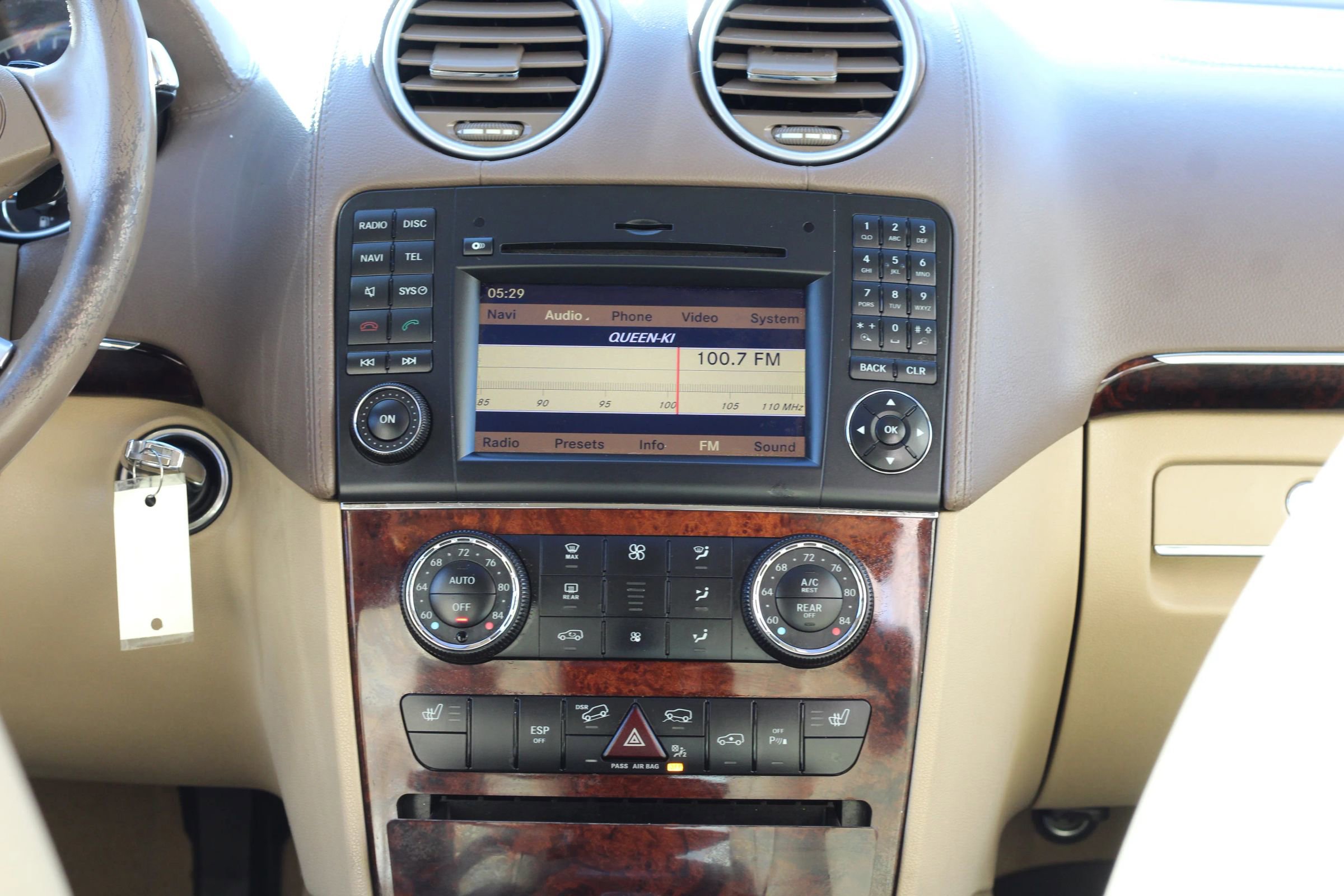 Used 2011 Mercedes-Benz GL 450 4MATIC image 18