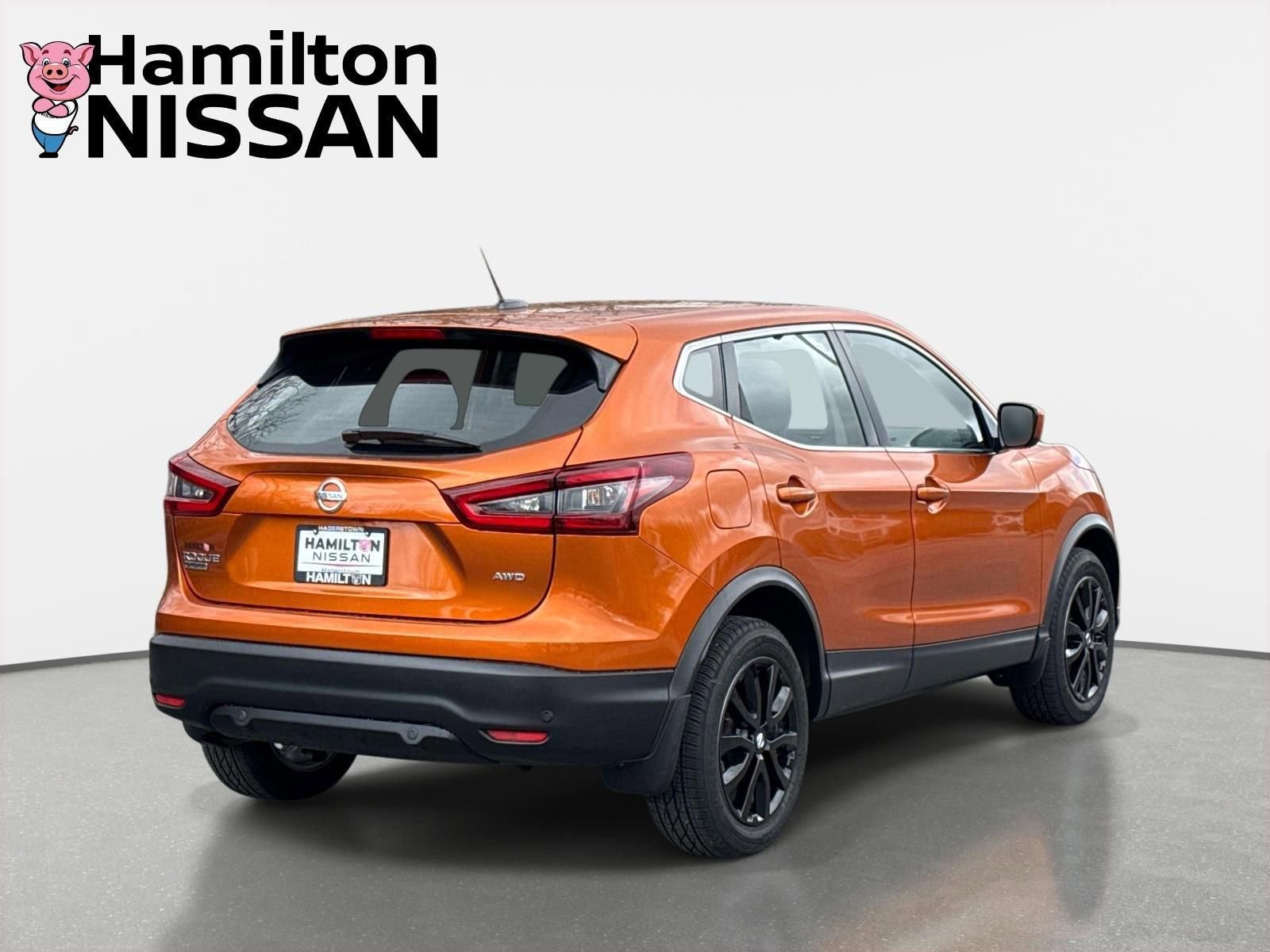 Used 2022 Nissan Rogue Sport S image 2