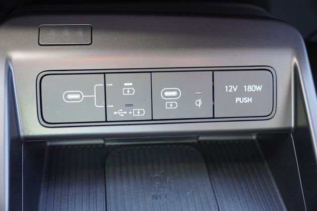 Used 2024 Hyundai Kona Limited image 29