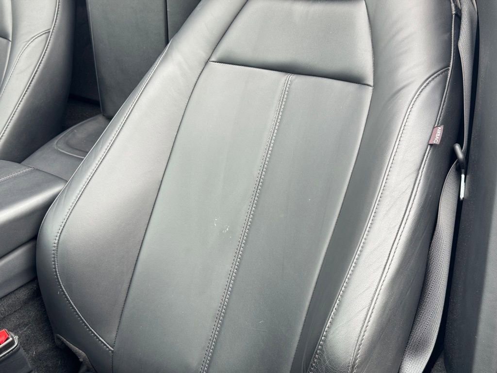 Used 2023 Aston Martin V8 Vantage Roadster image 38