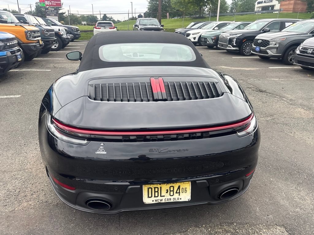 Used 2022 Porsche 911 Carrera RWD image 2