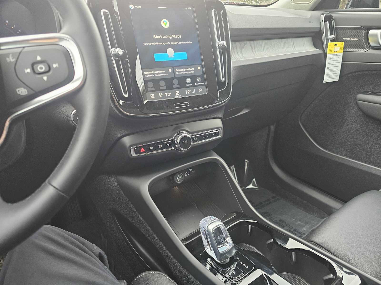 New 2026 Volvo XC40 B5 Plus w/ Protection Package Premier image 31