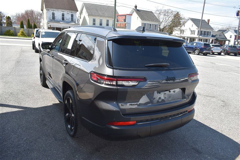 Used 2023 Jeep Grand Cherokee L Laredo AWD/4WD image 5
