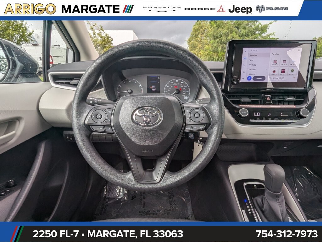 Used 2025 Toyota Corolla LE FWD image 14