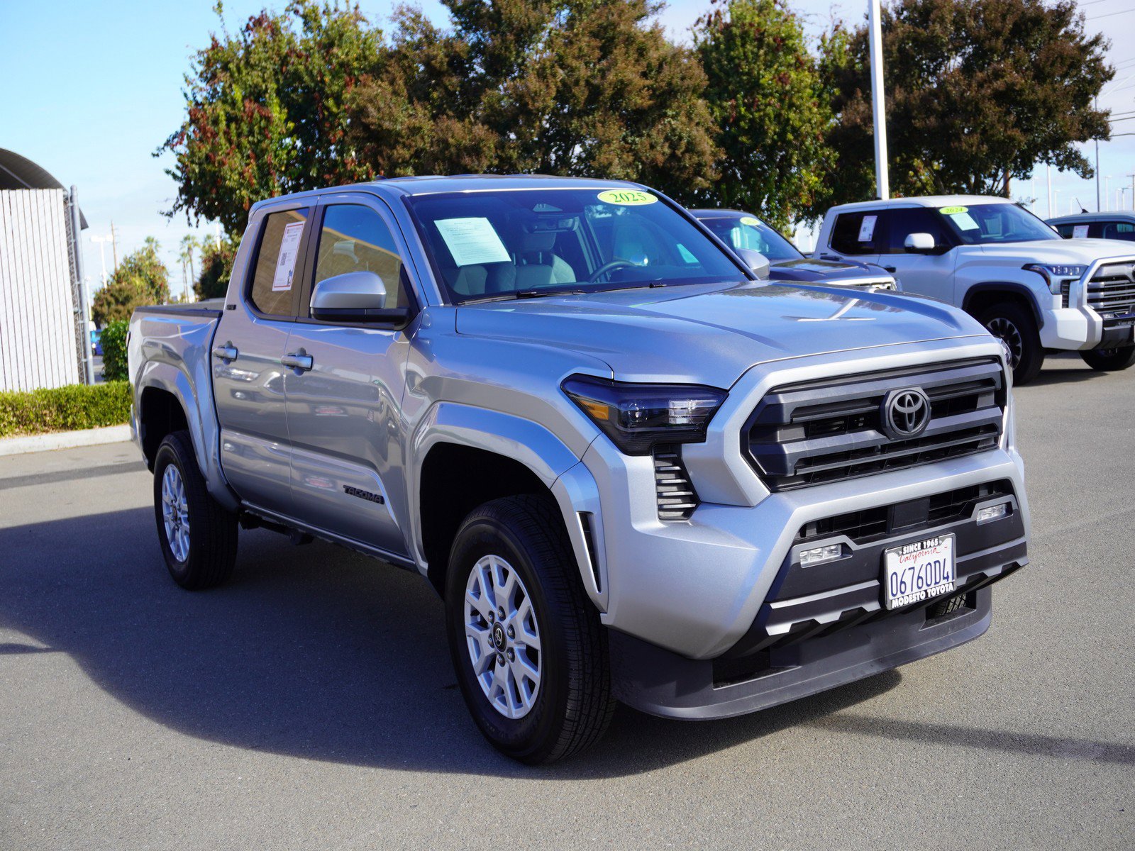 Used 2025 Toyota Tacoma SR5 image 1