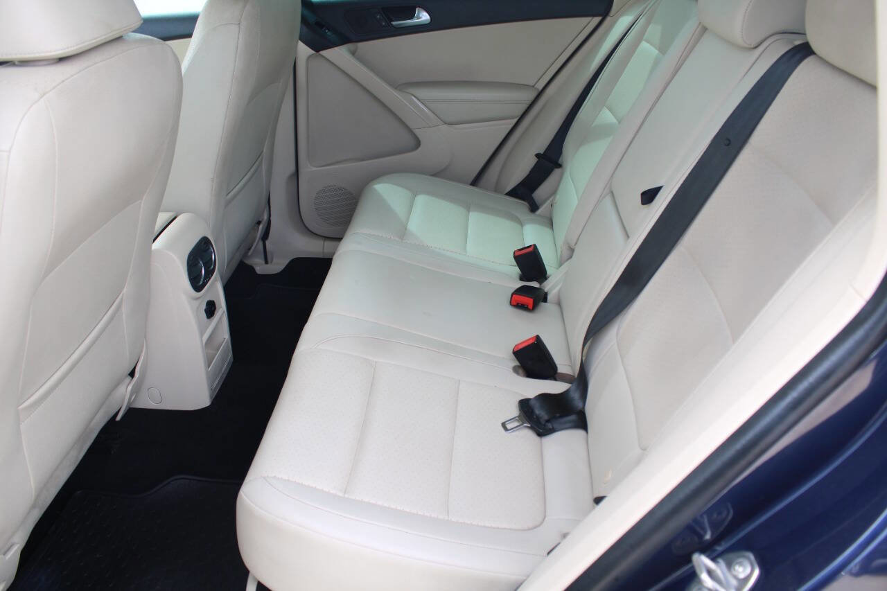 Used 2015 Volkswagen Tiguan SE image 10