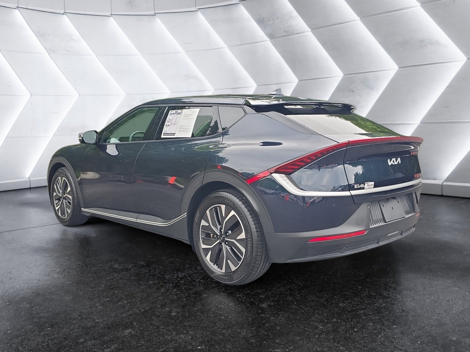 Used 2024 Kia EV6 Light RWD image 3