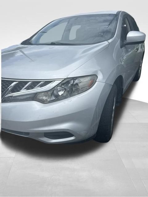 Used 2011 Nissan Murano S FWD image 2