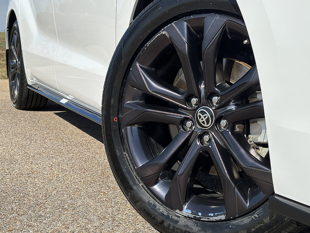 Certified 2024 Toyota Sienna XSE w/ XSE Plus Package FWD image 2